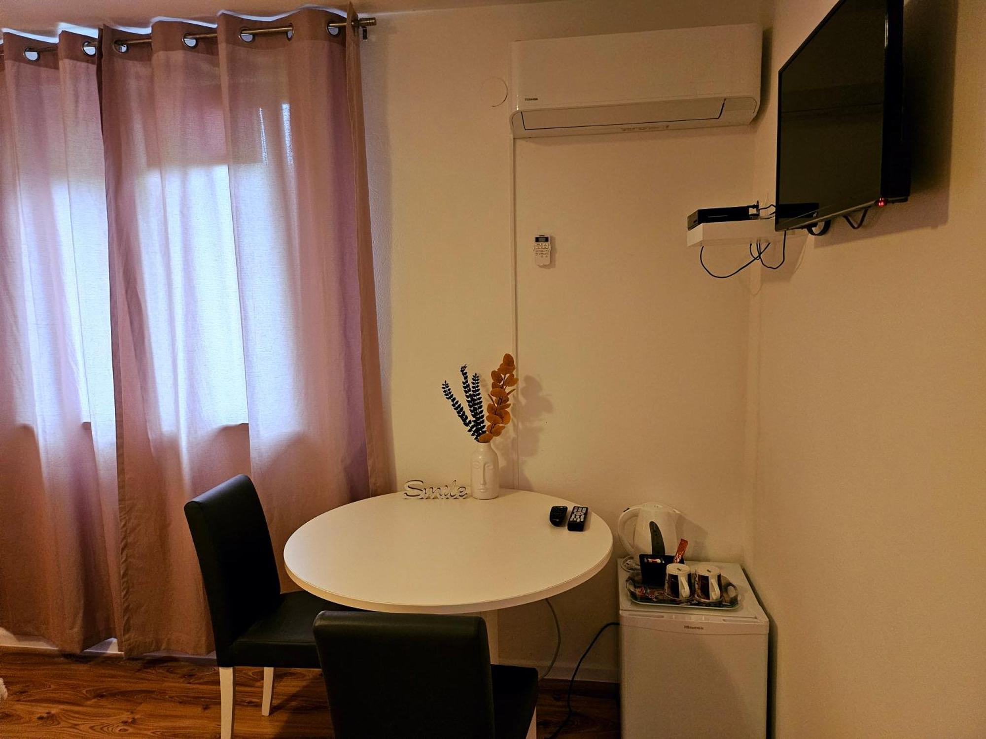 Guest House Lisina Poljanak Extérieur photo